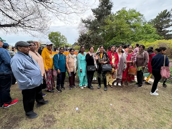 Large group posing in a park